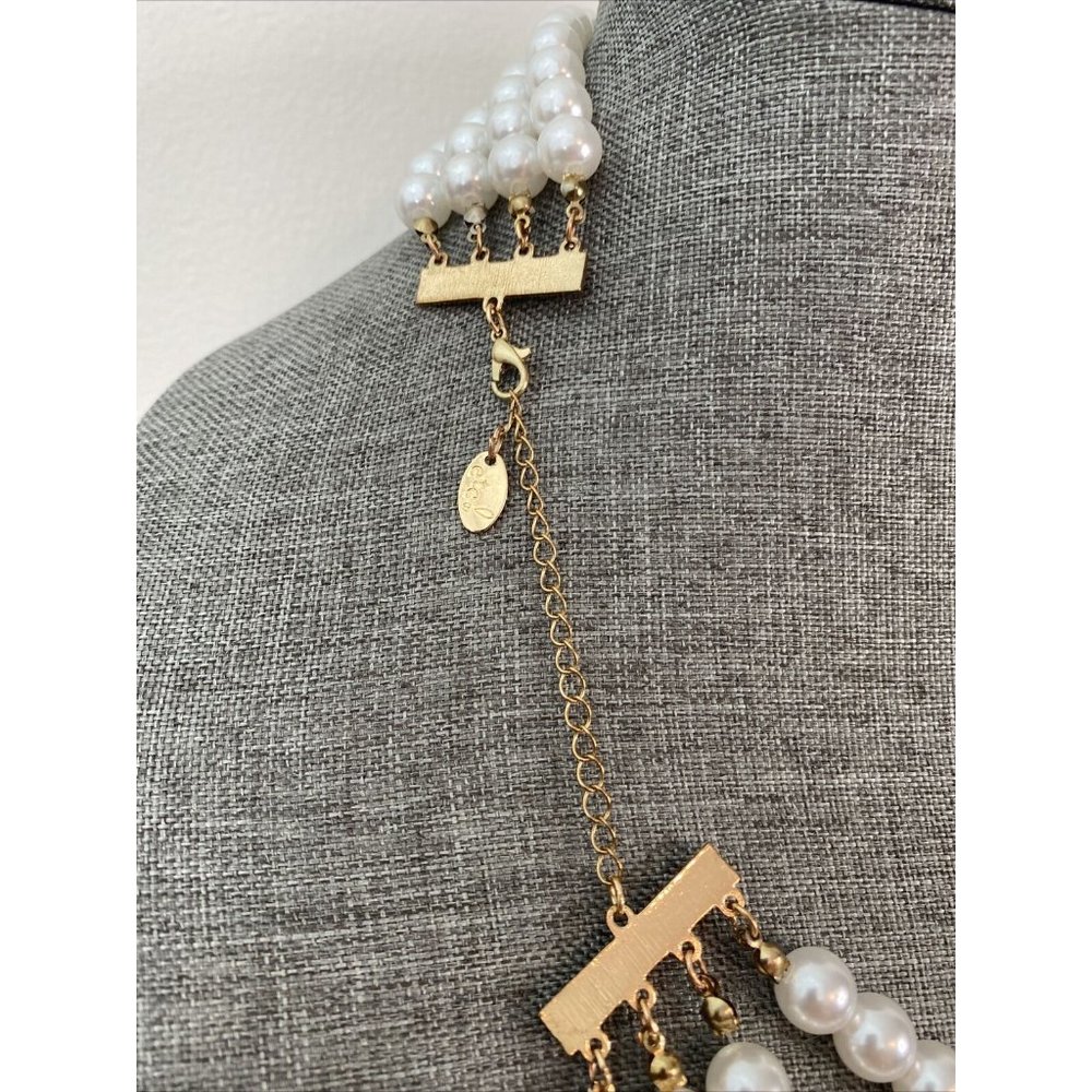 ETC! Faux Pearls layered necklace 19" Long - Picture 4 of 6